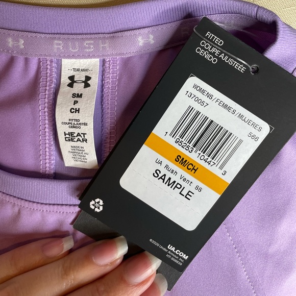 NEW Under Armour Rush HeatGear Vented Cut Out Workout Top - Picture 9 of 9